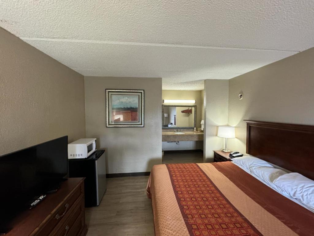 Heritage Inn Милледжвилл Экстерьер фото